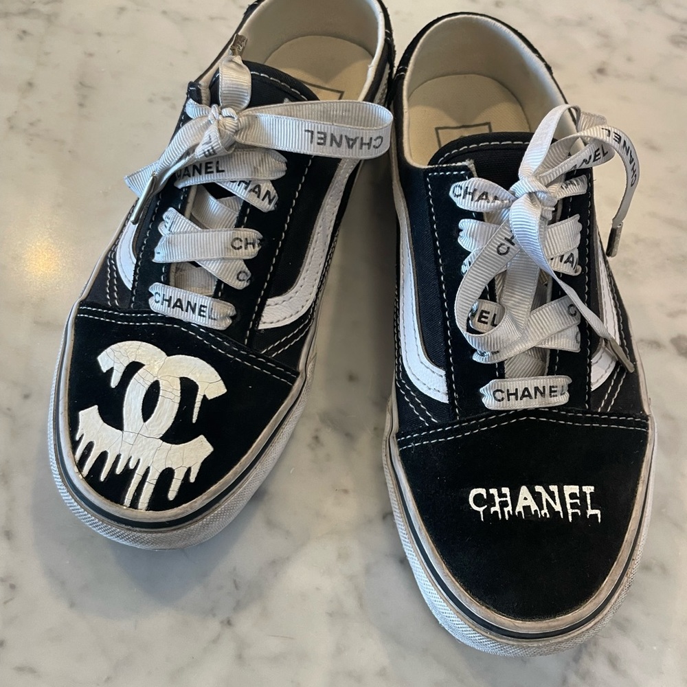 Customized Vans Old Skool / Chanel painted
